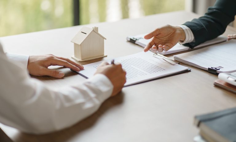 Dubai SPA (Sale and Purchase Agreement): Key Clauses, Red Flags, and What to Check Before Signing